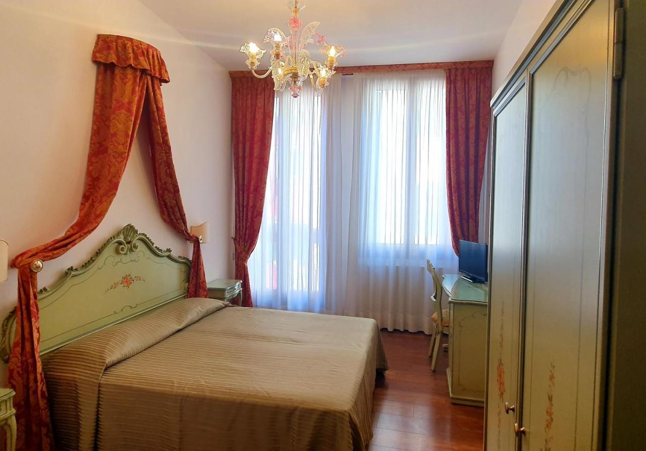 Hotel Al Sotoportego Венеция Экстерьер фото