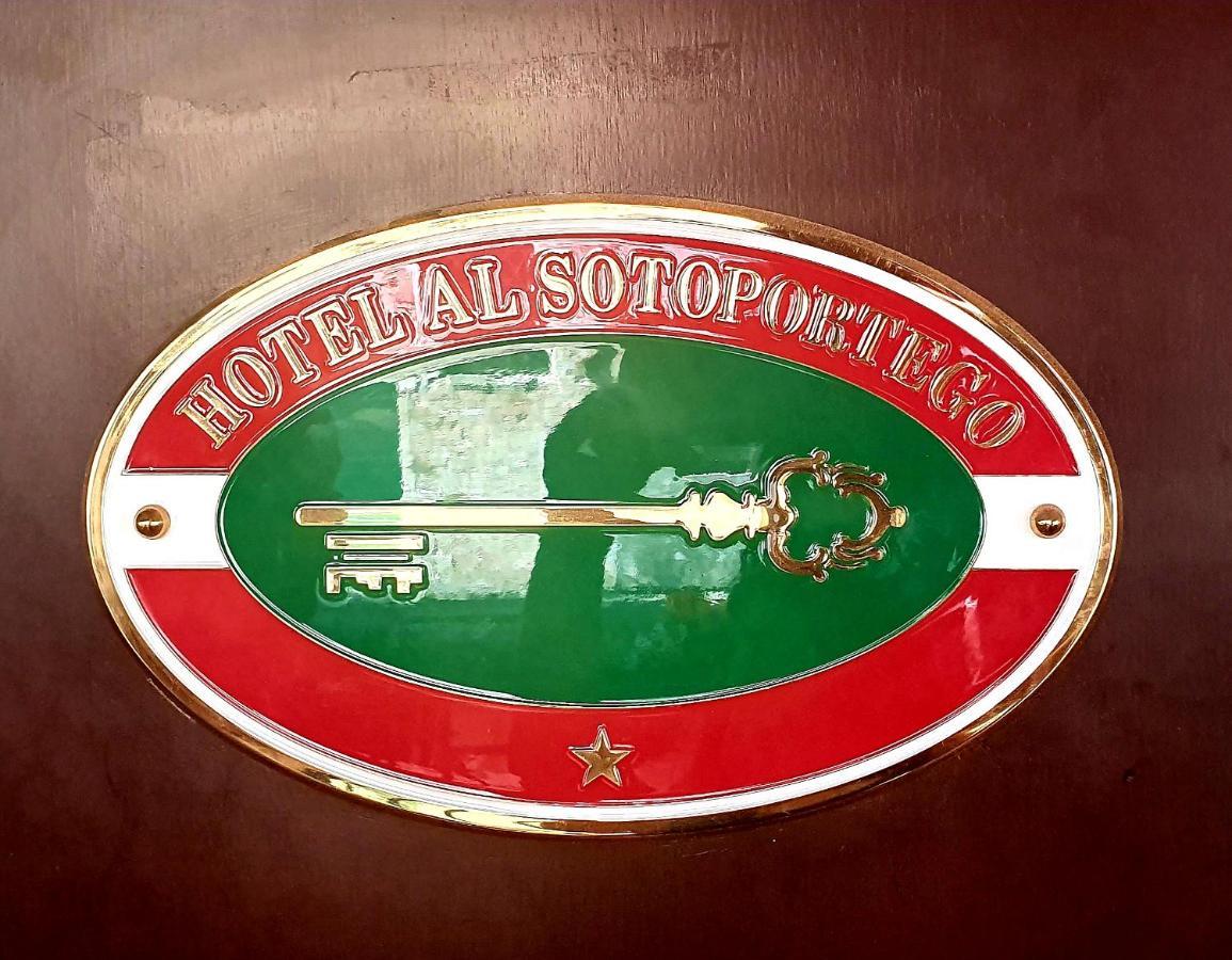Hotel Al Sotoportego Венеция Экстерьер фото