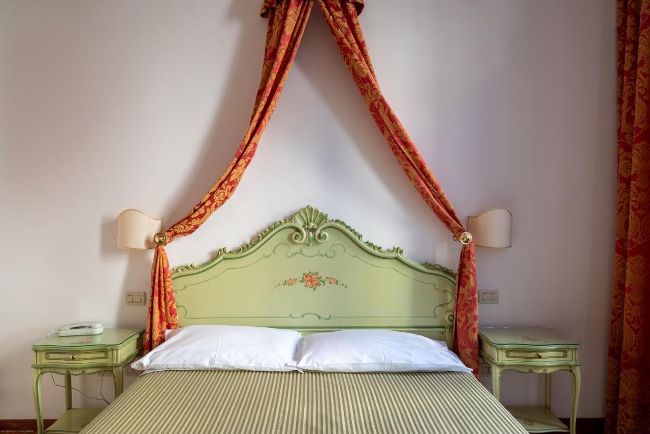 Hotel Al Sotoportego Венеция Экстерьер фото