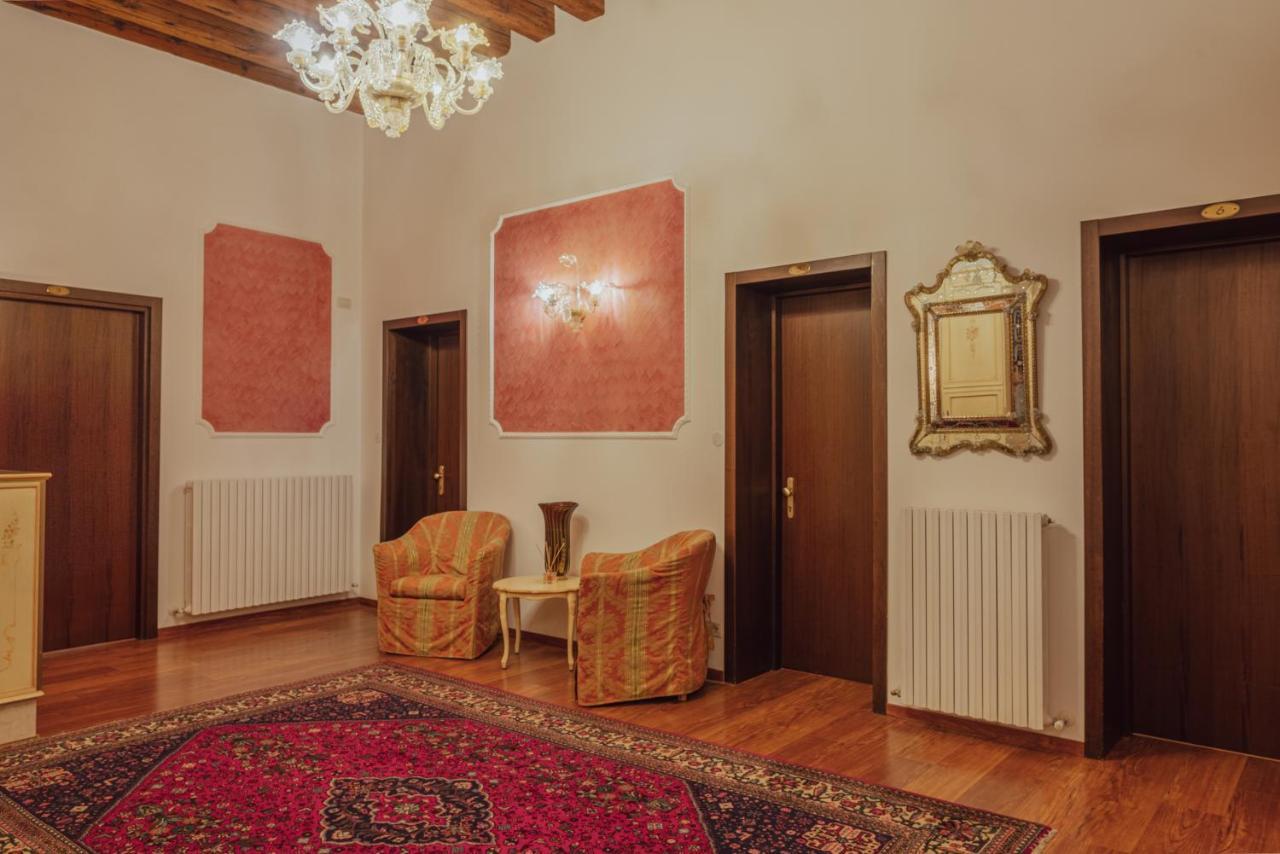Hotel Al Sotoportego Венеция Экстерьер фото