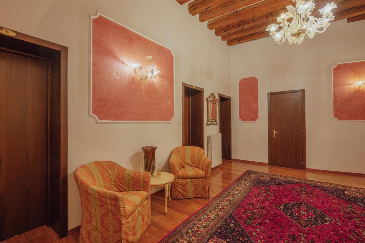 Hotel Al Sotoportego Венеция Экстерьер фото