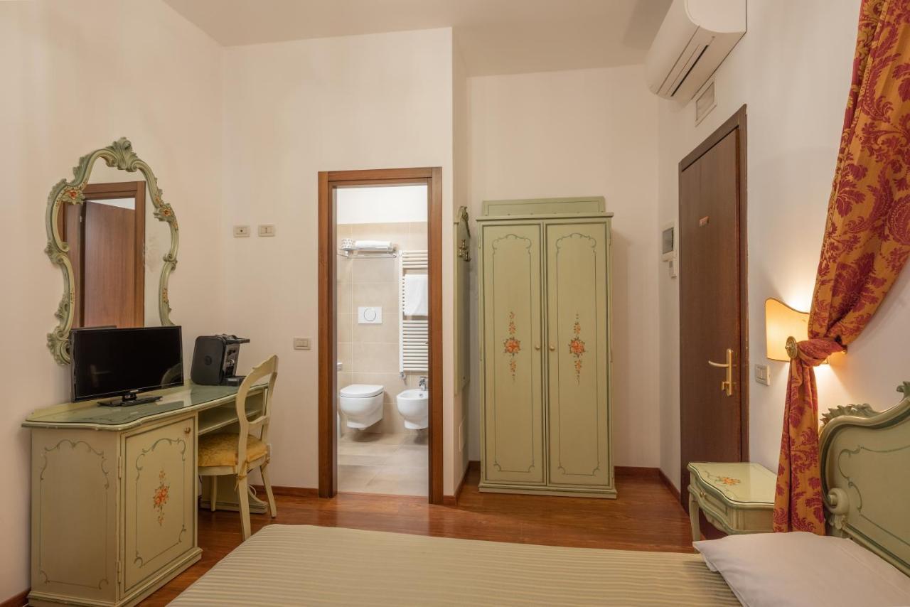 Hotel Al Sotoportego Венеция Экстерьер фото