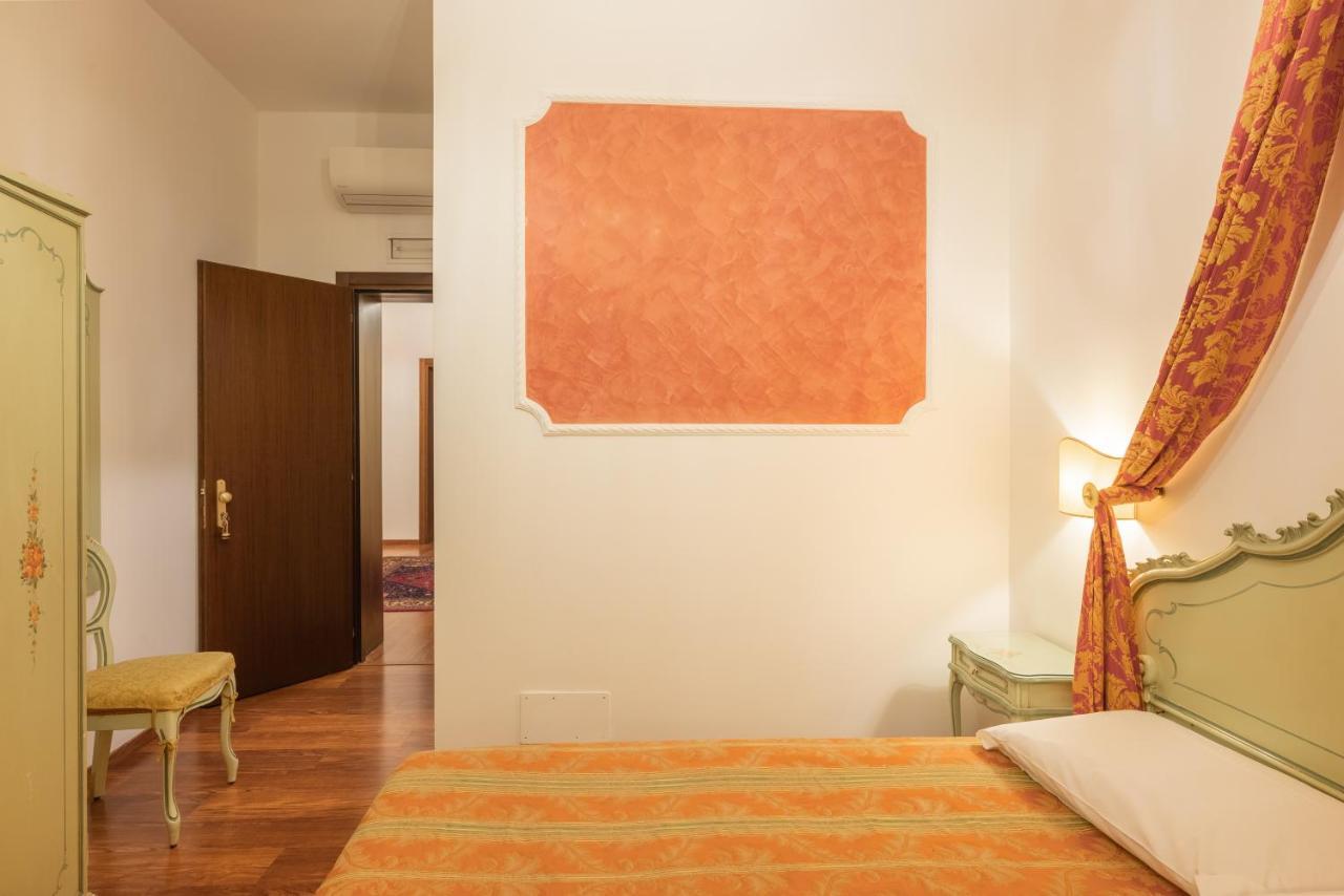 Hotel Al Sotoportego Венеция Экстерьер фото
