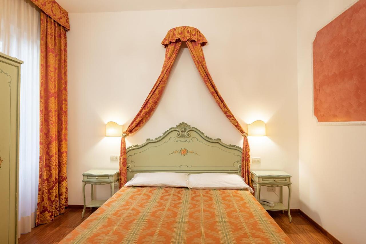 Hotel Al Sotoportego Венеция Экстерьер фото