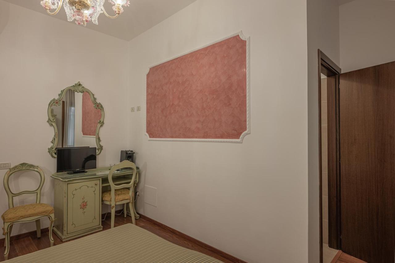 Hotel Al Sotoportego Венеция Экстерьер фото