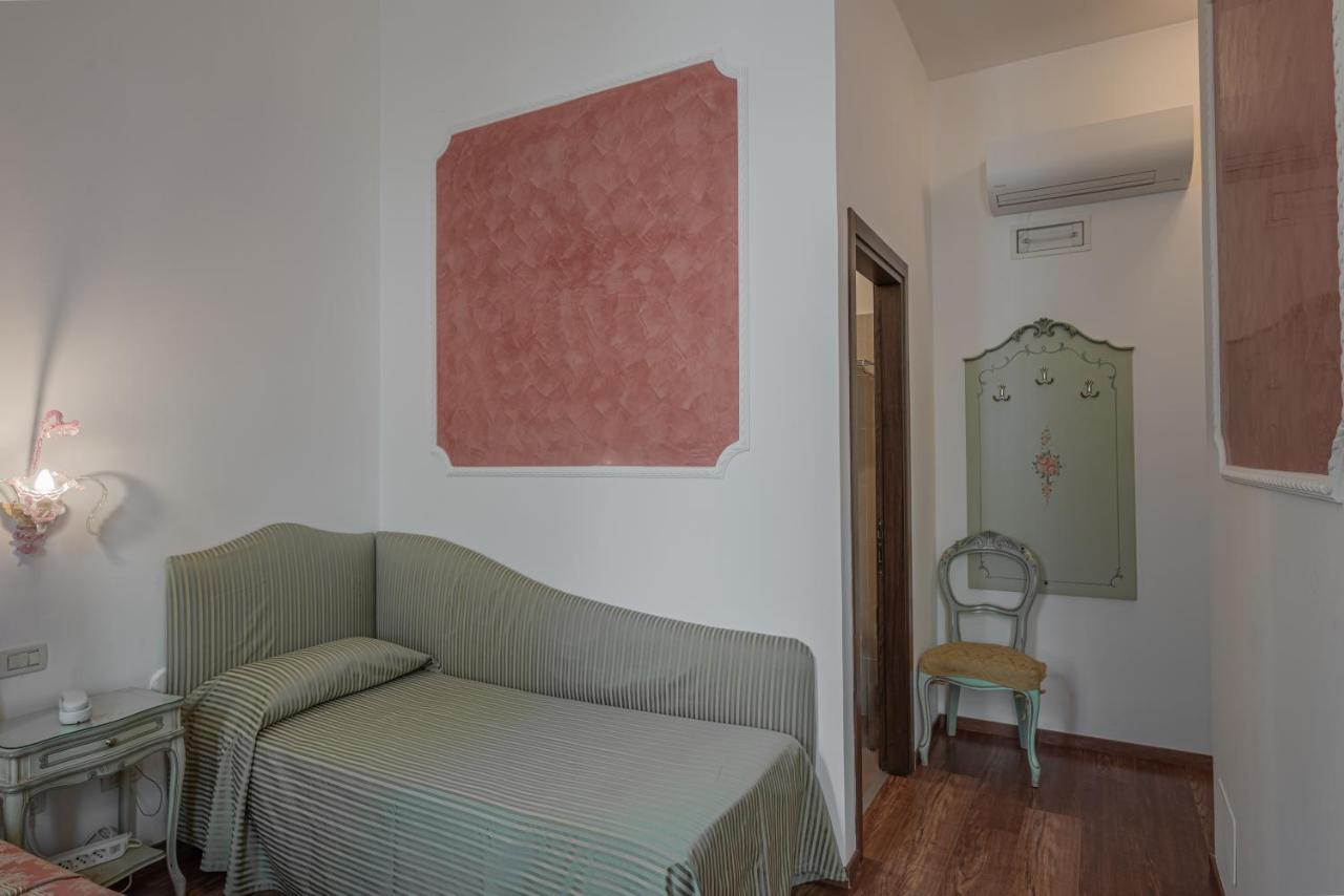 Hotel Al Sotoportego Венеция Экстерьер фото