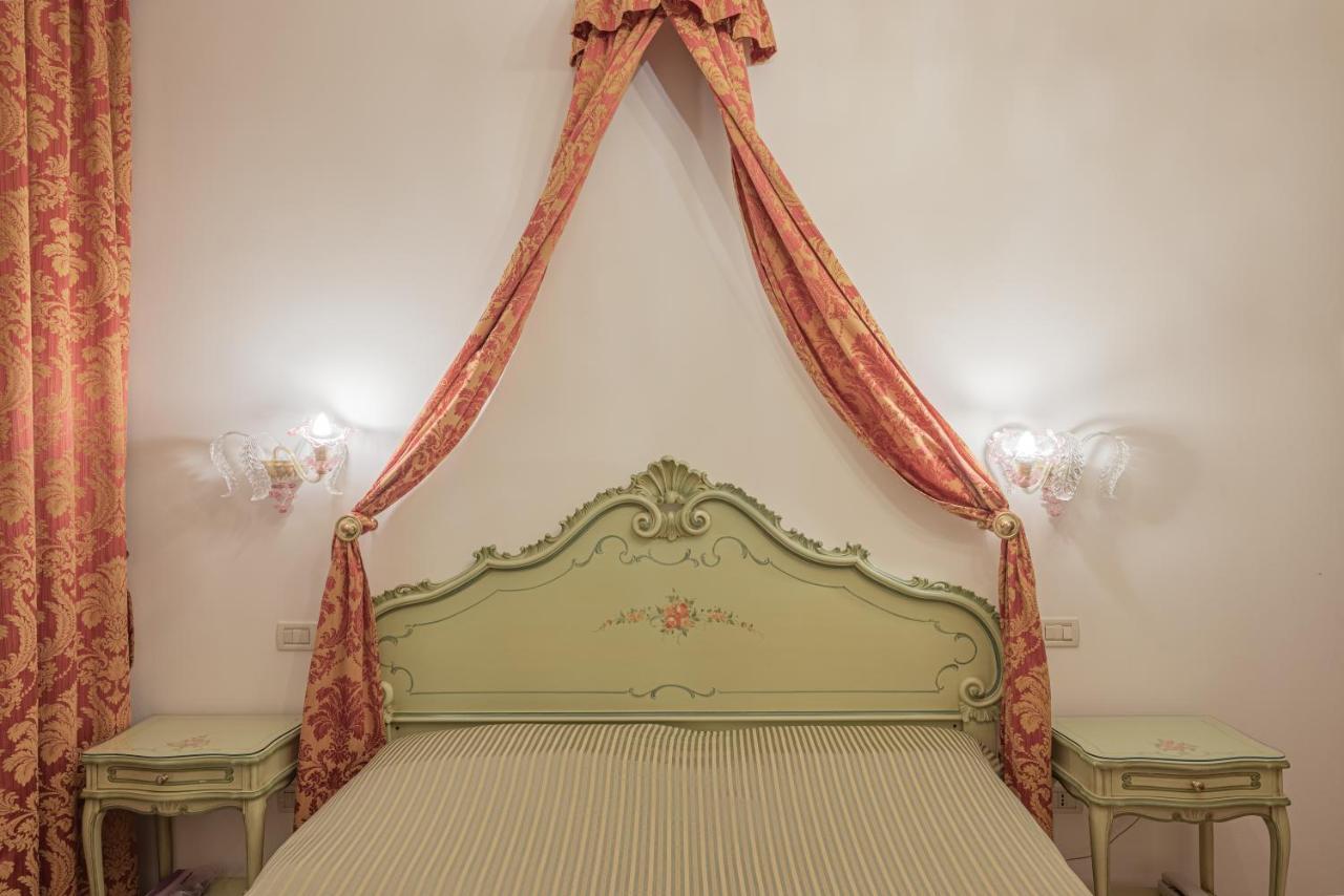 Hotel Al Sotoportego Венеция Экстерьер фото